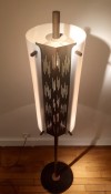 arlus-lampadaire-metal-ajoure-perspex-1950-galeriemeublesetlumieres-paris-4.jpg