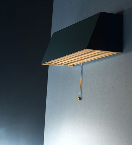 4_Paire_dapplique_bleu_a_volets_de_Jacques_Biny_2025.jpg