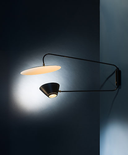 1_Applique_a_double_bras_et_reflecteur_laque_noir_Robert_Mathieu.jpg